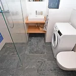 Lovely Little Cosy In アパート プラハ