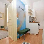 アパート Lovely Little Cosy In