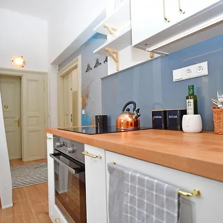 Апартаменты Lovely Little Cosy In Прага